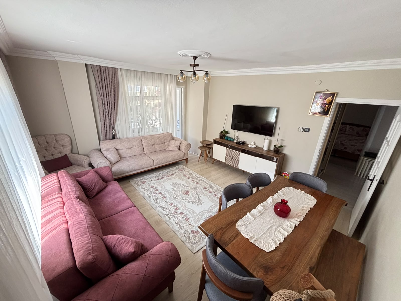 MABELDEN ŞEREFİYEDE ŞEHRİN DİBİNDE SATILIK 3+1 GENİŞ DAİRE